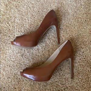 Guess Peep Toe Pump